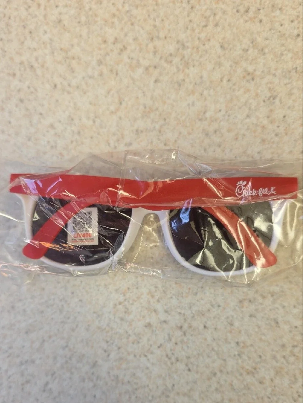 NEW Chick-Fil-A Cow Party Bundle 4 Plush Cows 4 Sunglasses Game